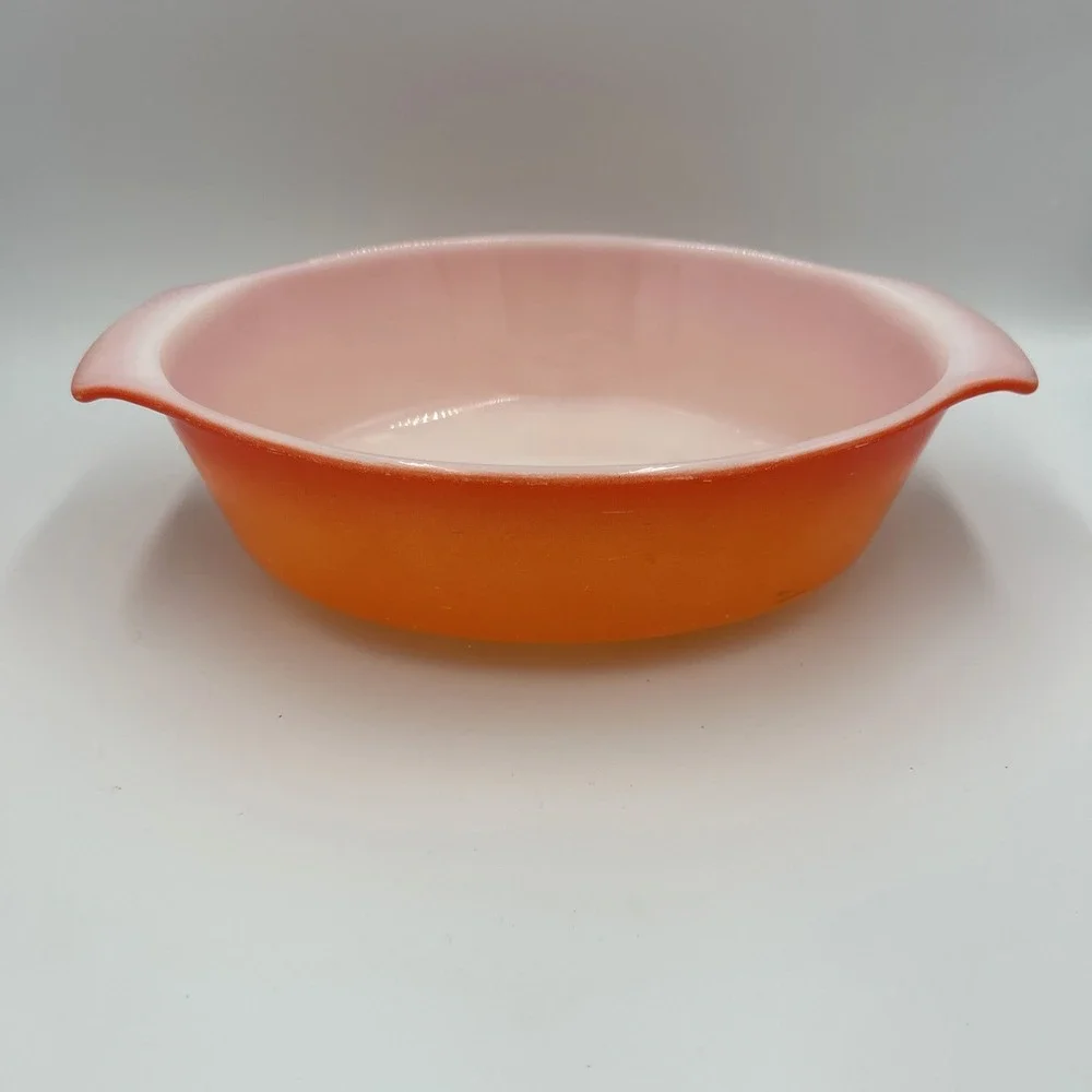 VTG Anchor Hocking Fire King 1.5 Quart Casserole Dish Bowl Ombre Orange